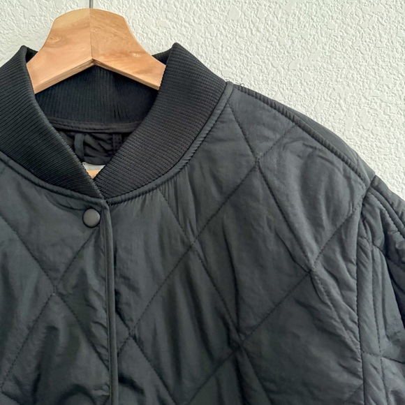 Black Quilted Jacket (S,M) - Picture 10 of 13